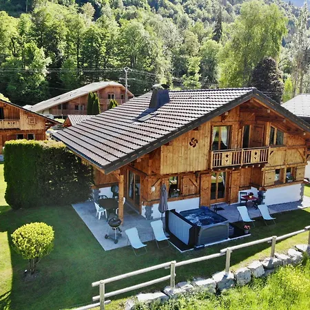 Peterets Dağ evi *